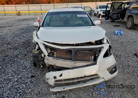 2015 Nissan Altima 2.5 z USA, uszkodzony, nr VIN 1N4AL3AP7FC129097